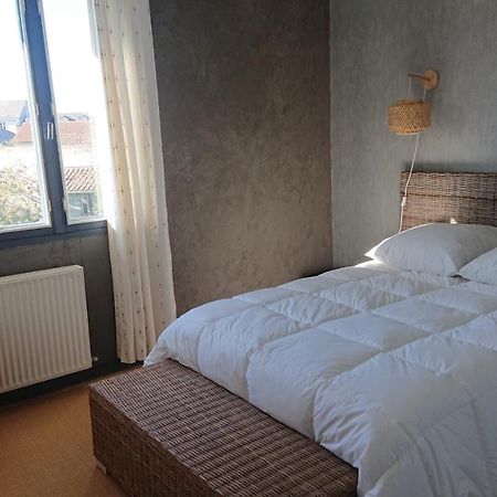 Chez David Apartment Bressuire Bagian luar foto