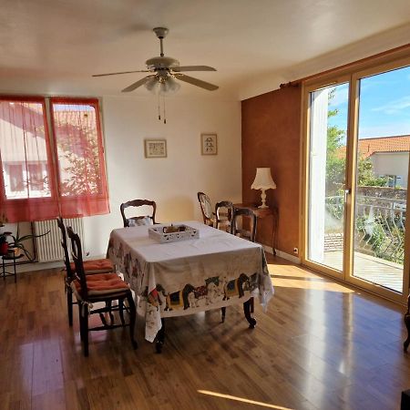 Chez David Apartment Bressuire Bagian luar foto