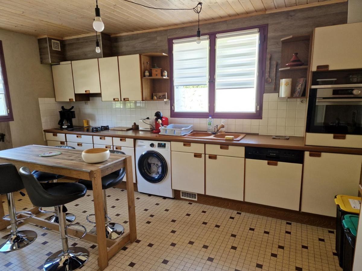 Chez David Apartment Bressuire Bagian luar foto